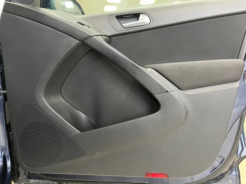 volkswagen-tiguan-2012-1065-23