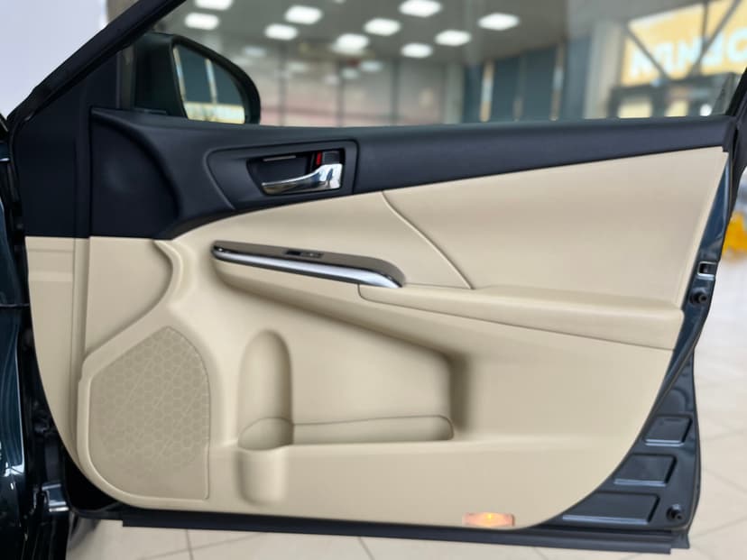 toyota-camry-2015-1332-28