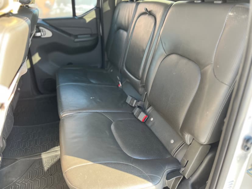 nissan-navara-2010-1193-22