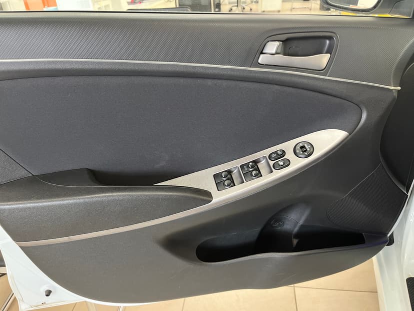 hyundai-solaris-2014-339-10