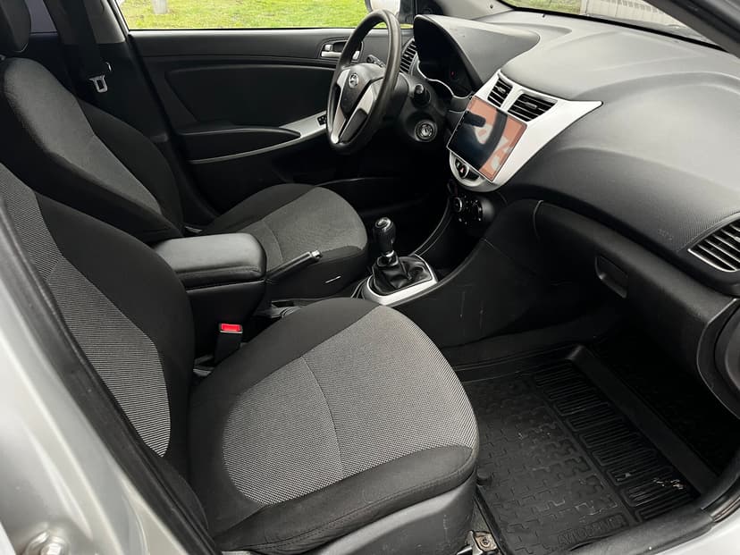 hyundai-solaris-2013-777-11