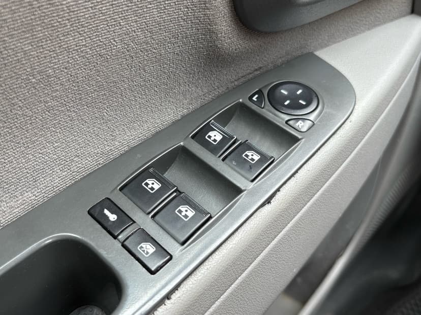 ваз (lada)-priora-2011-140-15
