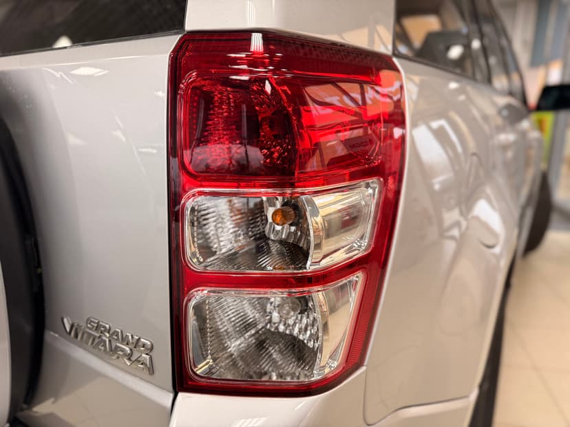 suzuki-grand vitara-2011-746-9