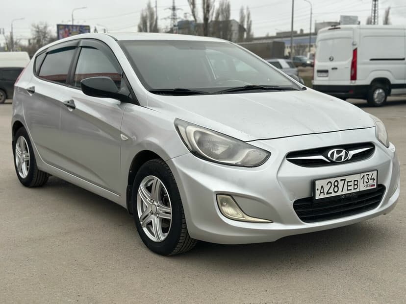 hyundai-solaris-2013-777-0