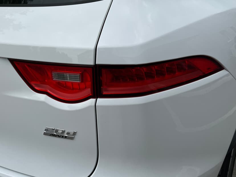 jaguar-f-pace-2016-31-34