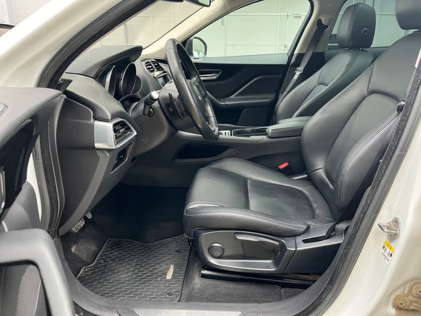 jaguar-f-pace-2016-31-23