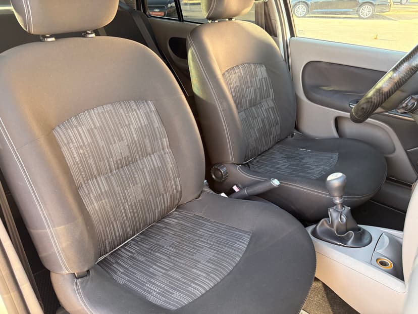 renault-symbol-2009-427-21