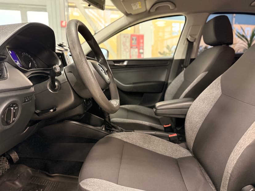 skoda-rapid-2021-871-20