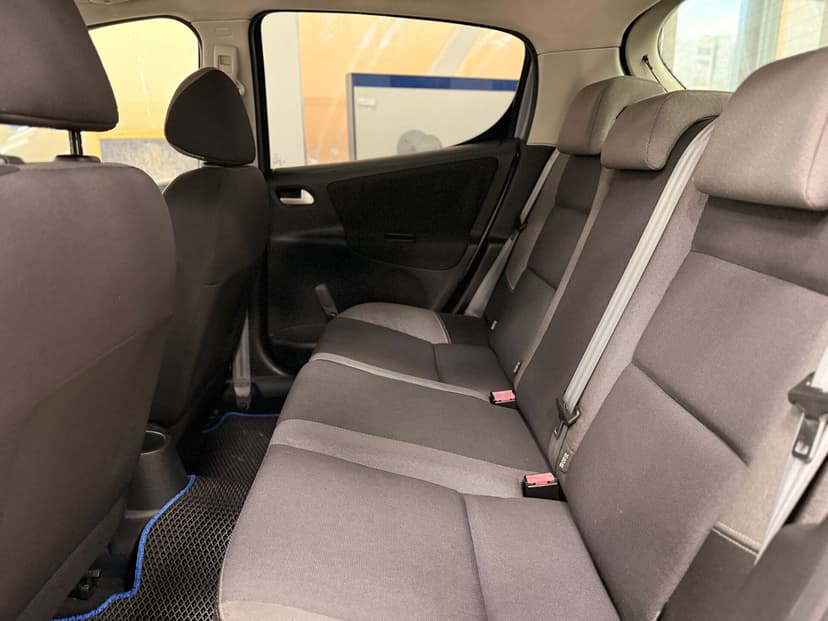 peugeot-207-2010-846-23