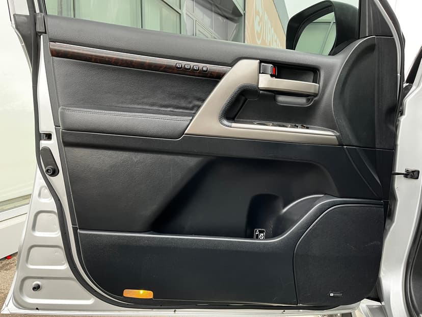 toyota-land cruiser-2011-771-15