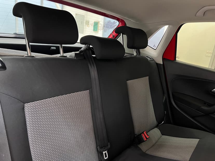 volkswagen-polo-2010-963-25