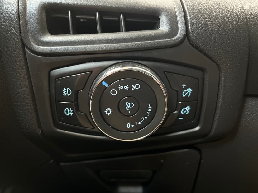 ford-focus-2014-1044-20