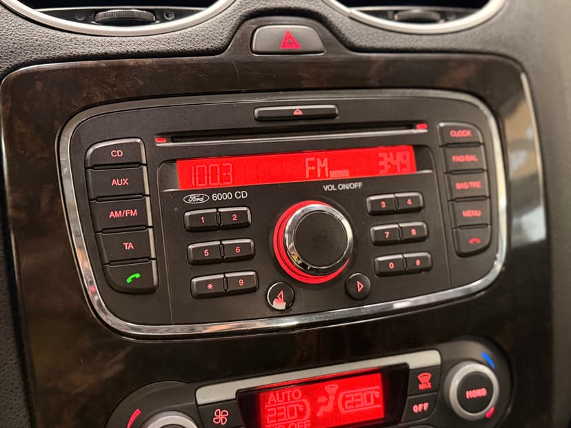 ford-focus-2007-789-16