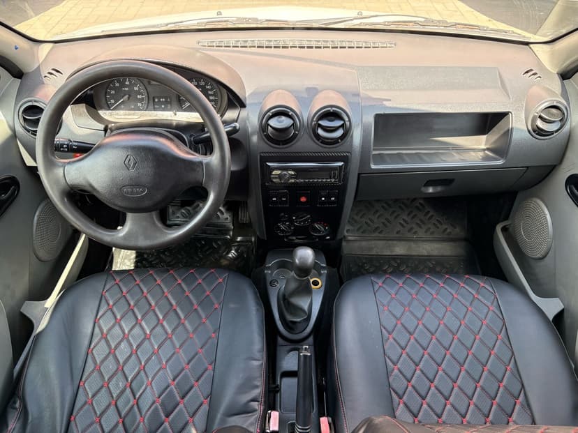 renault-logan-2006-142-11