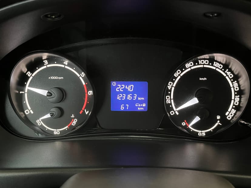 ваз (lada)-priora-2015-980-11