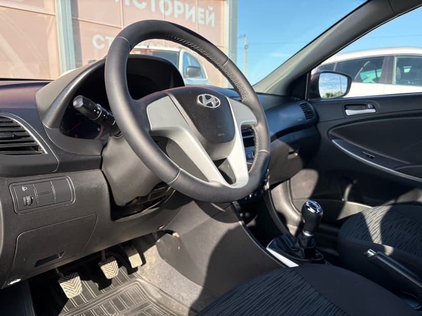 hyundai-solaris-2014-120-12