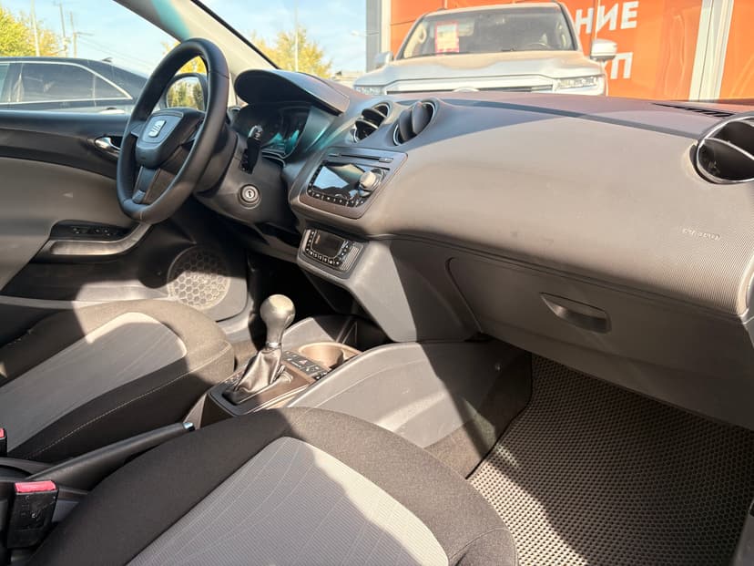 seat-ibiza-2012-367-14