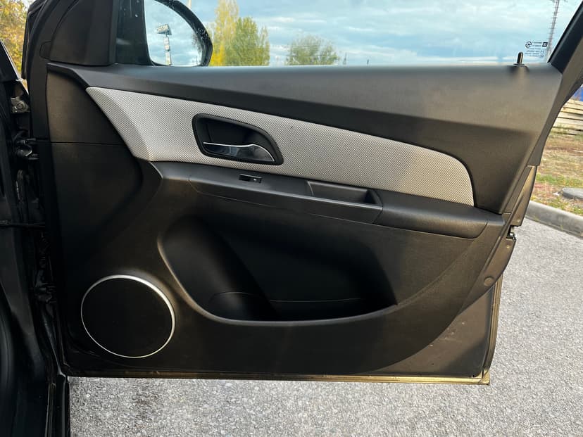 chevrolet-cruze-2011-435-24