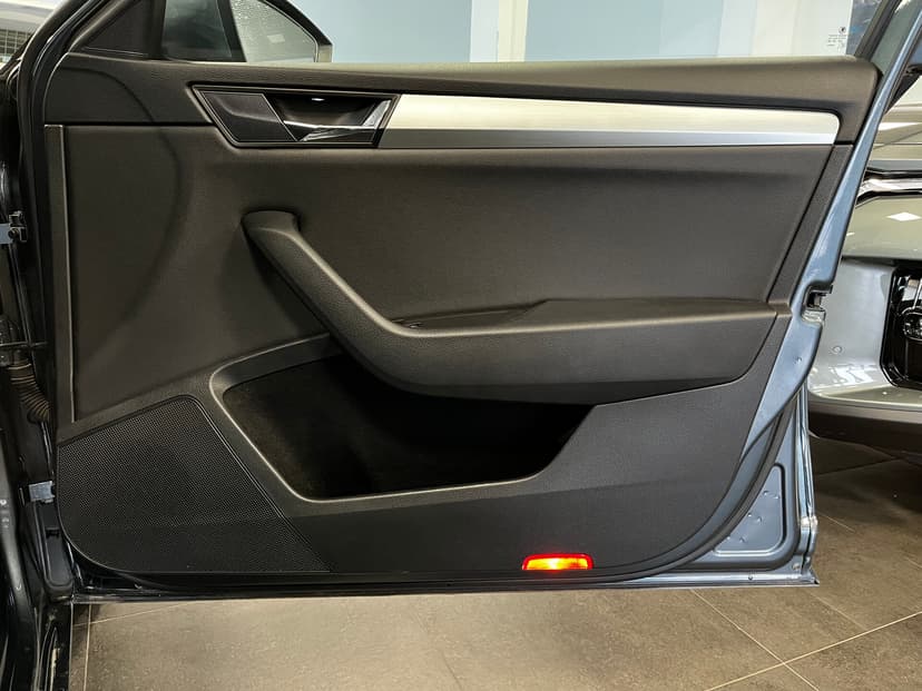 skoda-superb-2019-819-21