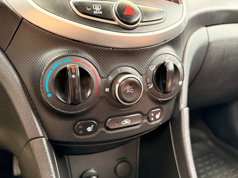 hyundai-solaris-2014-508-13