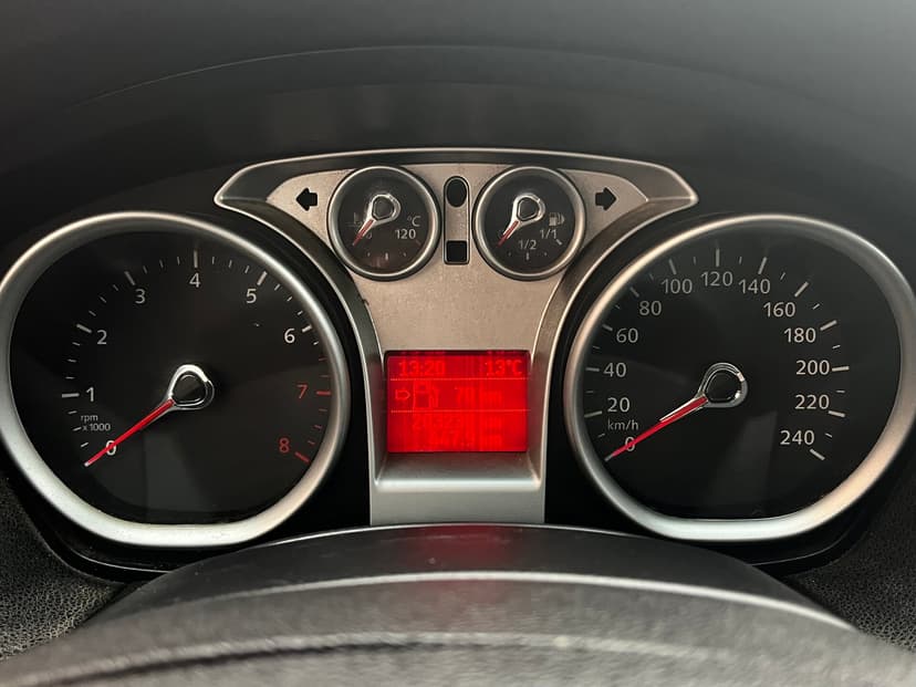 ford-focus-2007-594-22