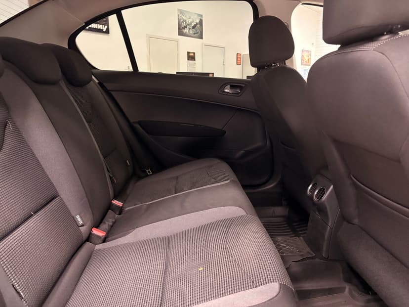 peugeot-408-2012-432-25