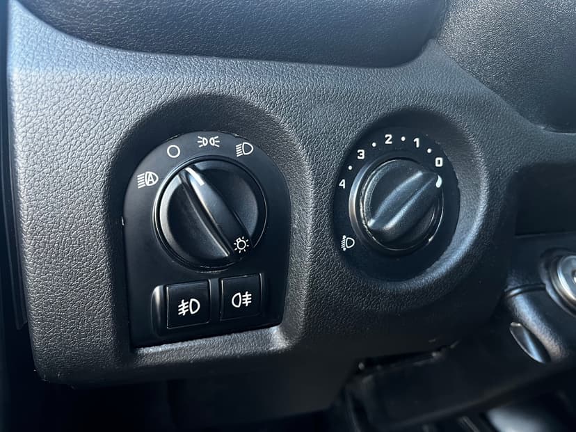 ваз (lada)-niva legend bronto-2022-651-22