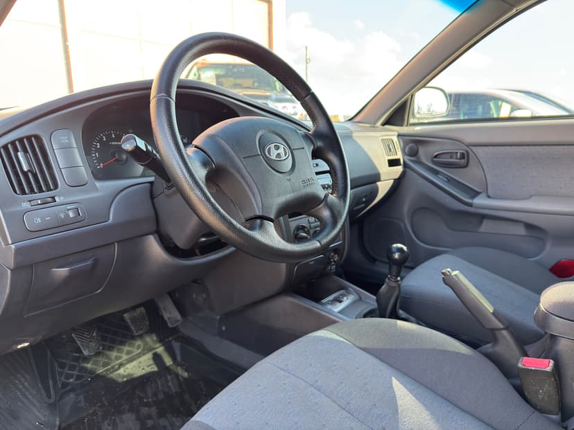 hyundai-elantra-2004-607-16