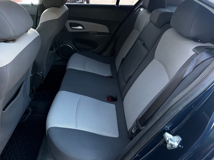 chevrolet-cruze-2010-552-17