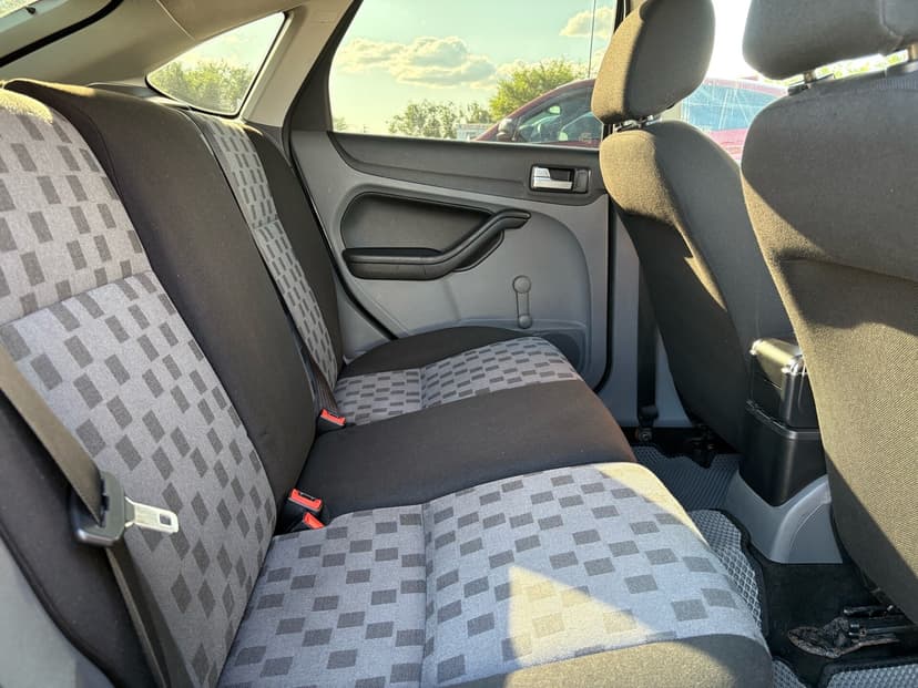 ford-focus-2008-149-24