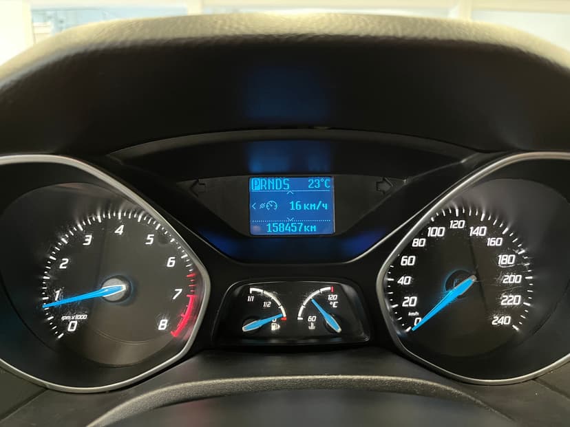 ford-focus-2012-25-13