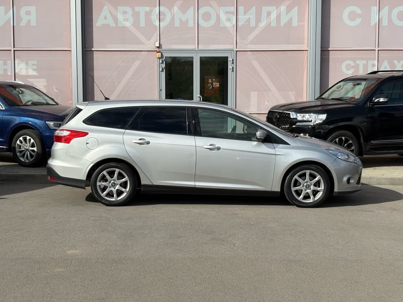 ford-focus-2013-111-2