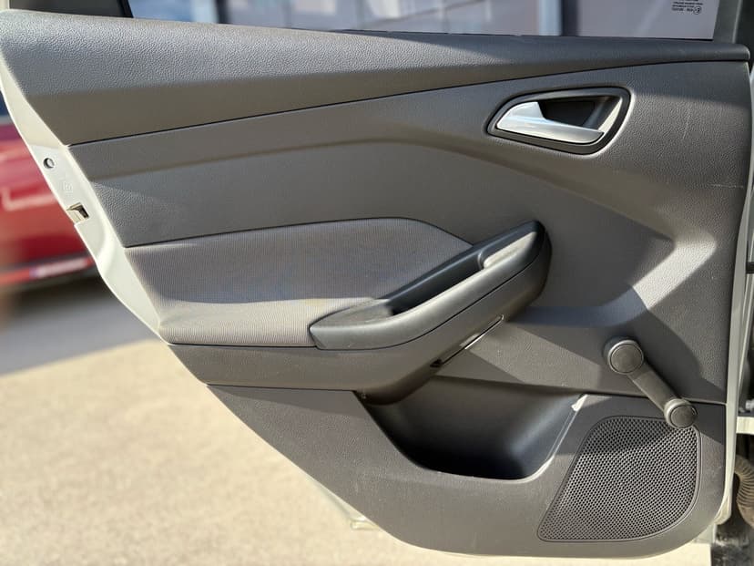 ford-focus-2013-111-26
