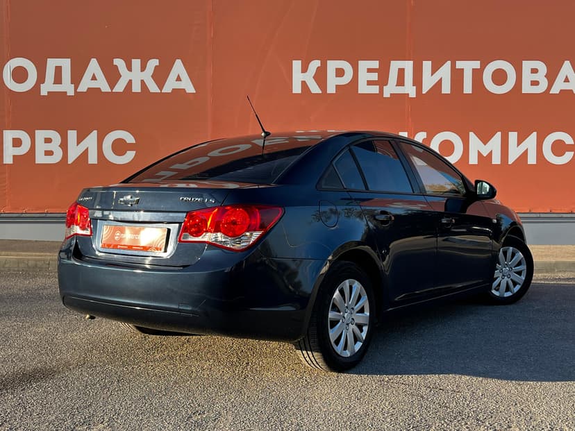 chevrolet-cruze-2010-552-4