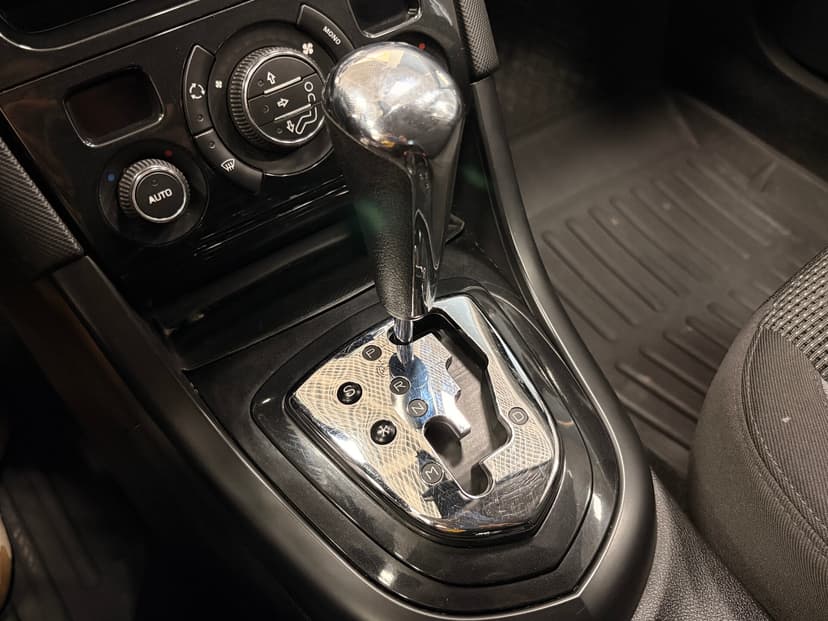 peugeot-408-2012-432-15