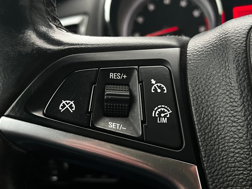 opel-astra-2013-831-11