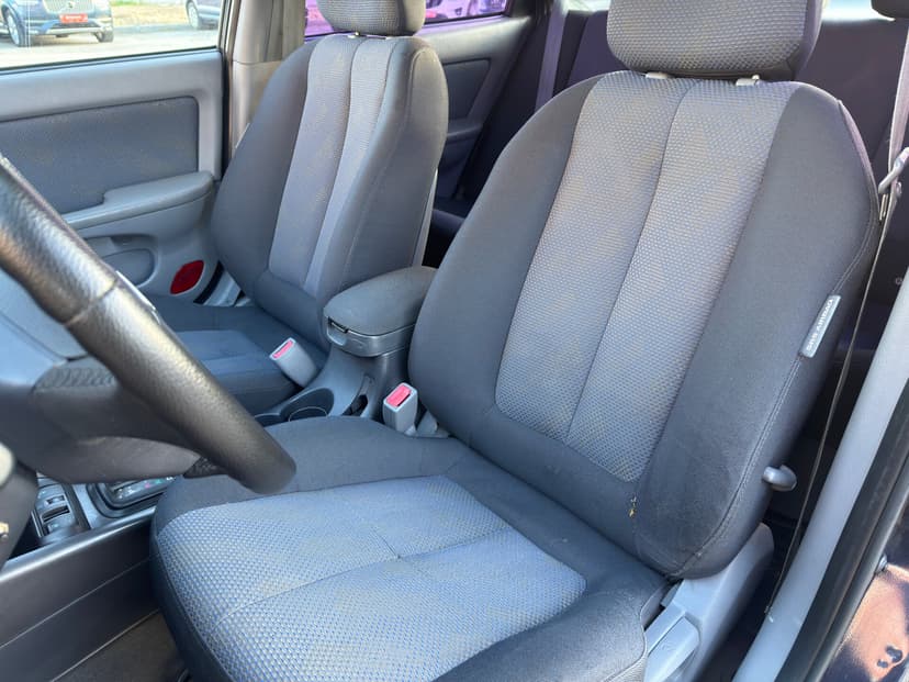 hyundai-elantra-2006-608-18