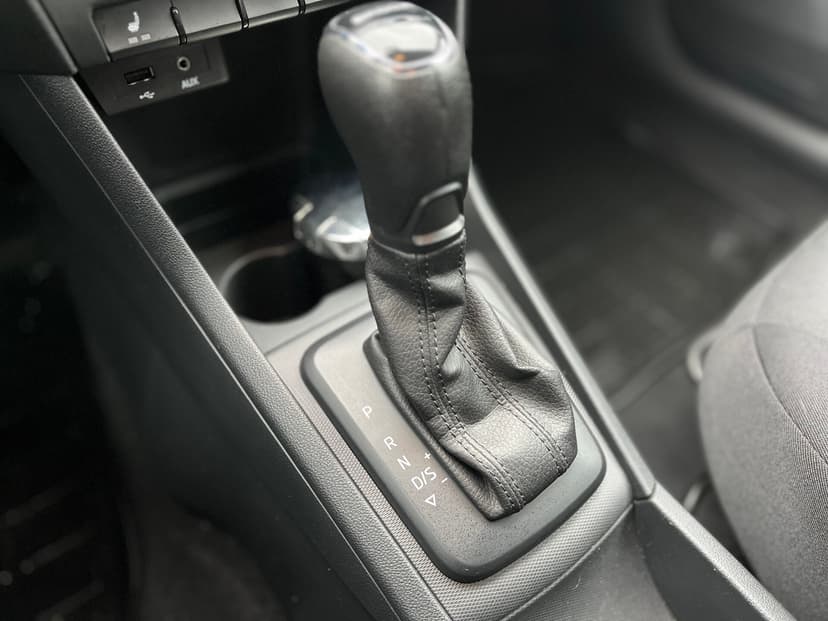 skoda-rapid-2017-873-15