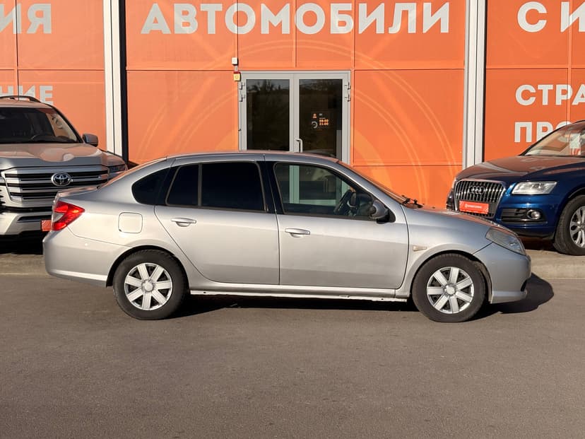 renault-symbol-2009-427-3