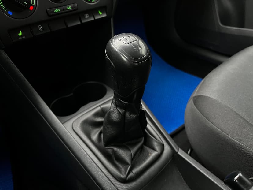 skoda-rapid-2015-824-18