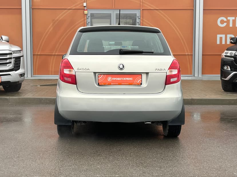 skoda-fabia-2013-700-5