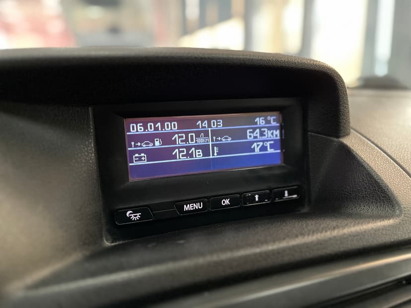 ваз (lada)-priora-2015-980-12