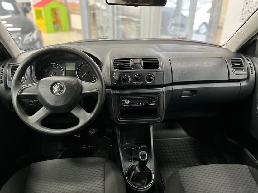 skoda-fabia-2013-700-9