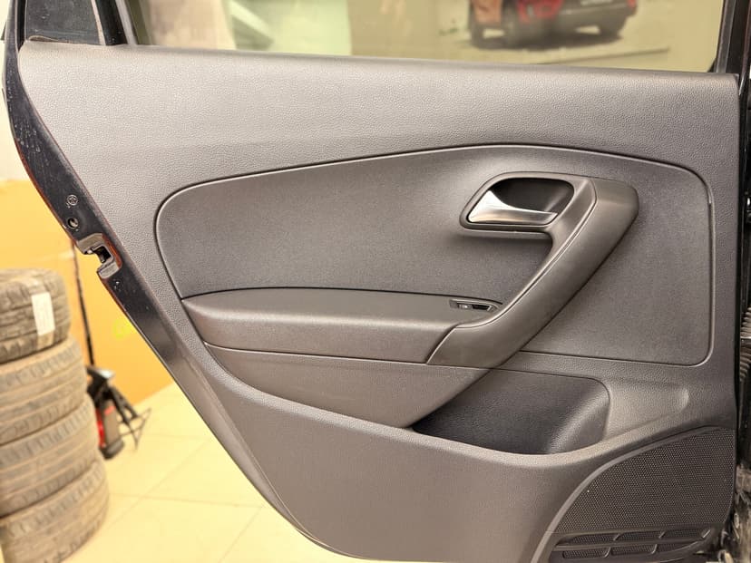 volkswagen-polo-2013-870-24