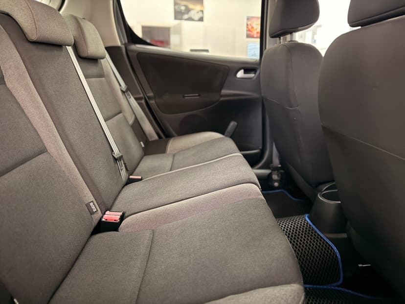 peugeot-207-2010-846-24