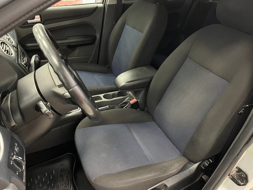 ford-focus-2006-669-11