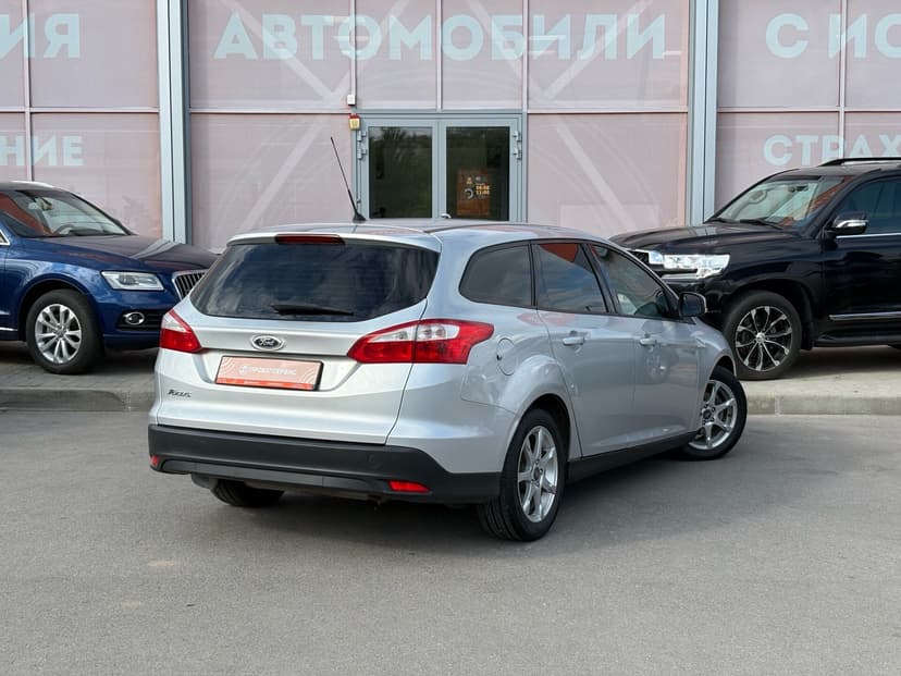 ford-focus-2013-111-3