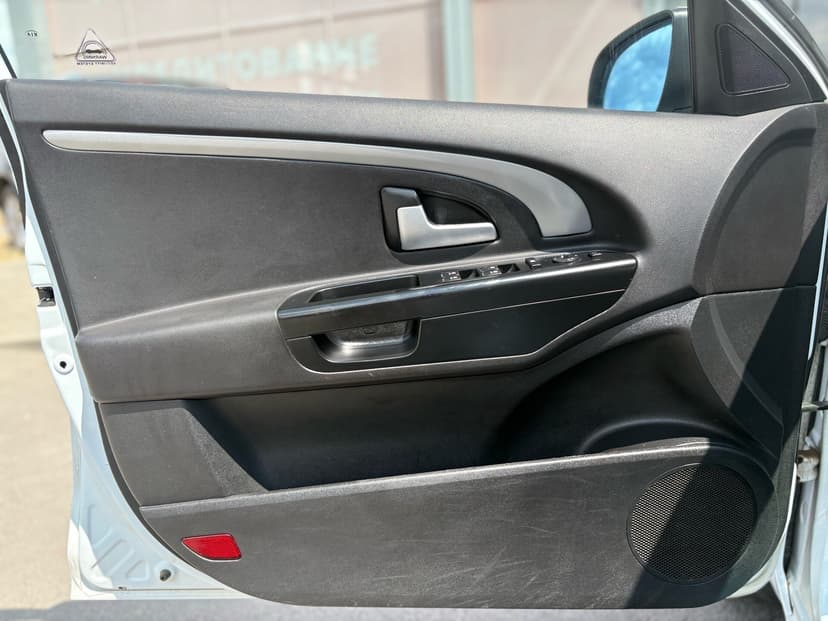 kia-ceed-2011-132-26