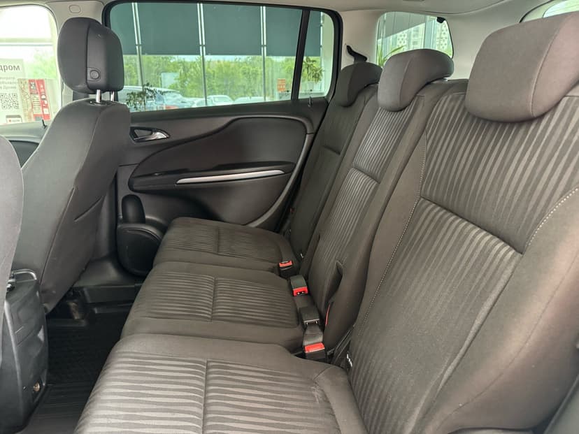 opel-zafira-2013-121-25