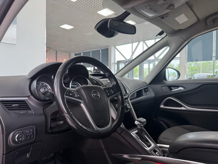 opel-zafira-2013-121-11